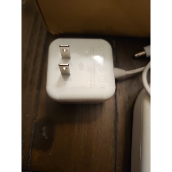 Eero A010001 1st Generation Mesh WiFi Router - Picture 5 of 6